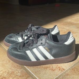 Samba little boys soccer shoes size 10